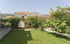 Lovely Apartment In Kastel Kambelovac With Wifi